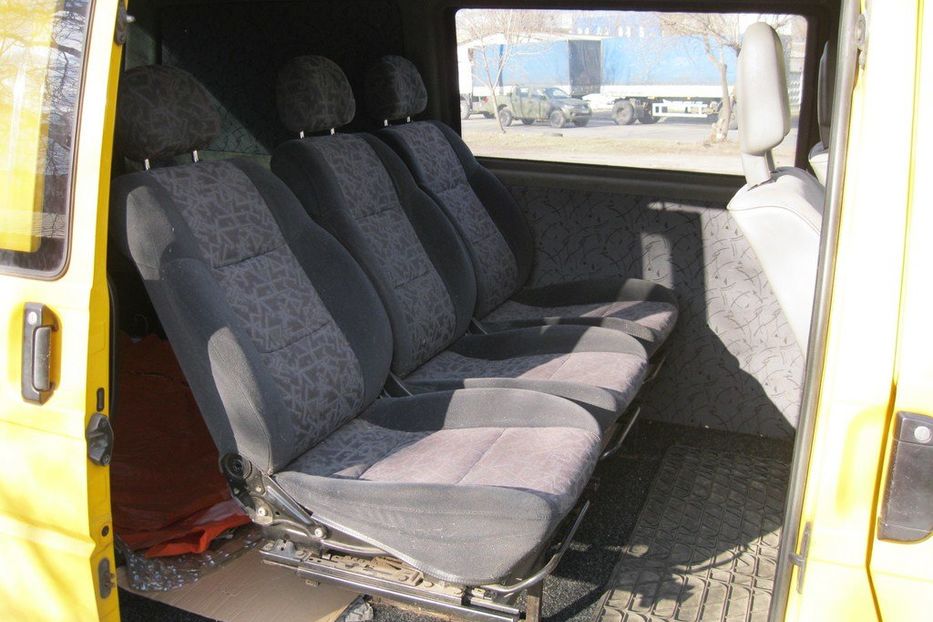 Продам Volkswagen T4 (Transporter) пасс. 2003 года в Киеве