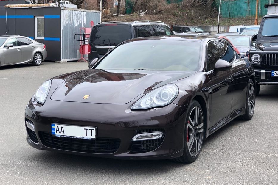 Продам Porsche Panamera TURBO 2012 года в Киеве