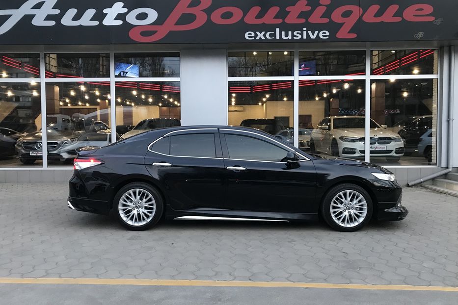 Продам Toyota Camry Premium 2018 года в Одессе