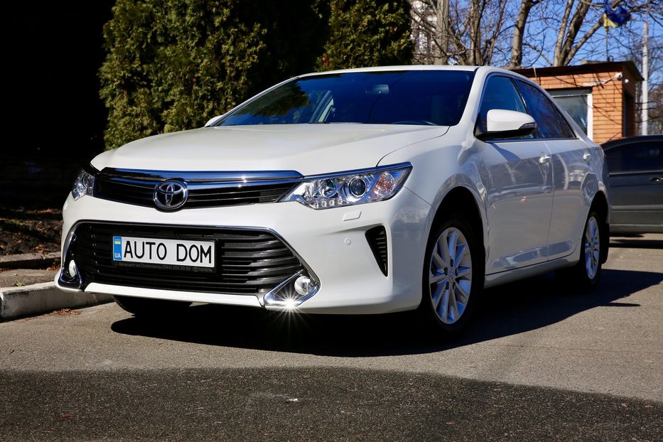 Продам Toyota Camry 2.5  2017 года в Киеве