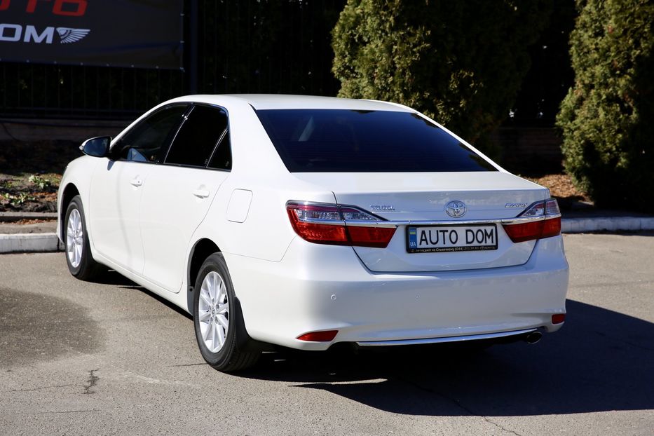 Продам Toyota Camry 2.5  2017 года в Киеве