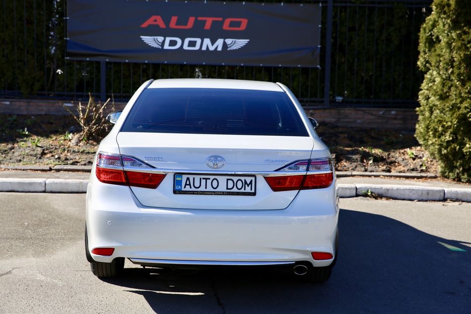 Продам Toyota Camry 2.5  2017 года в Киеве