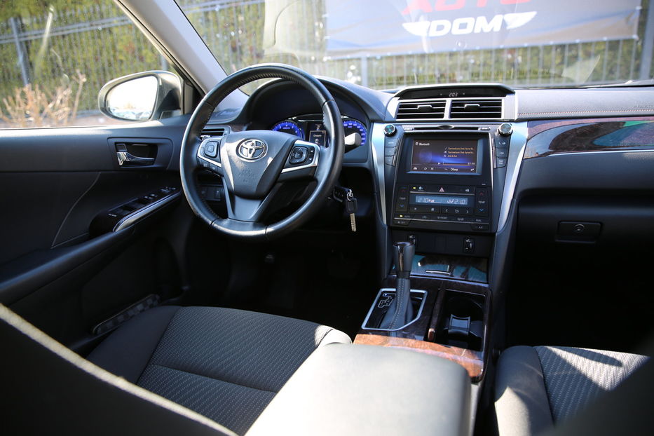 Продам Toyota Camry 2.5  2017 года в Киеве