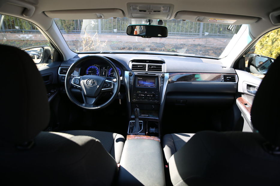 Продам Toyota Camry 2.5  2017 года в Киеве
