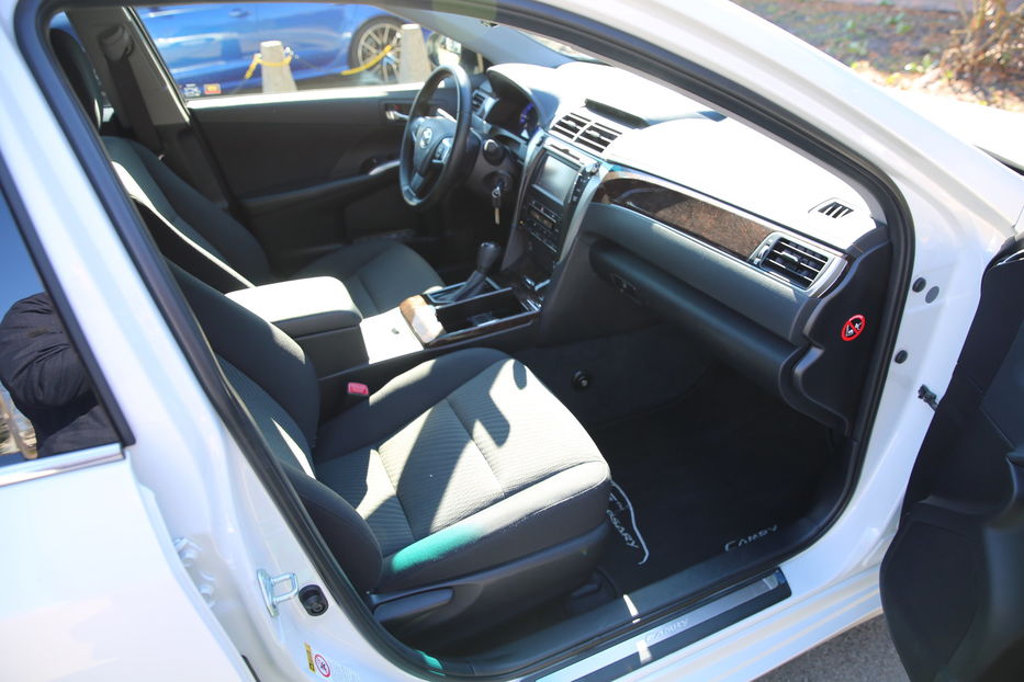 Продам Toyota Camry 2.5  2017 года в Киеве