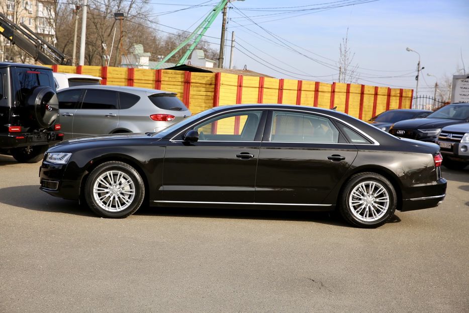 Продам Audi A8 3.0TDI LONG 2017 года в Киеве