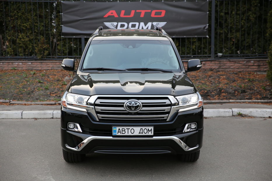 Продам Toyota Land Cruiser 200 4.5 PREMIUM 2018 года в Киеве