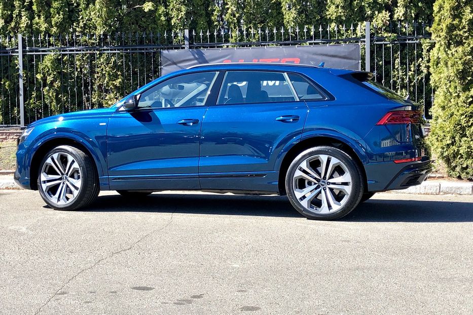 Продам Audi Q8 3.0 TFSI S-LINE 2018 года в Киеве