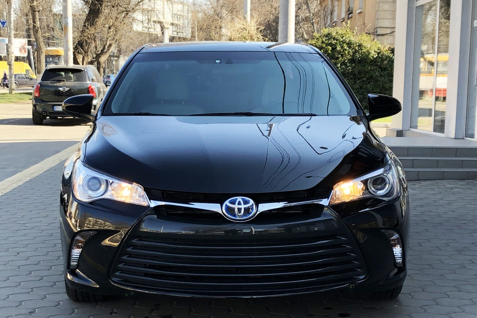 Продам Toyota Camry Hybrid  2017 года в Одессе