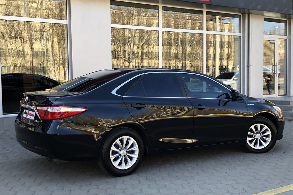 Продам Toyota Camry Hybrid  2017 года в Одессе