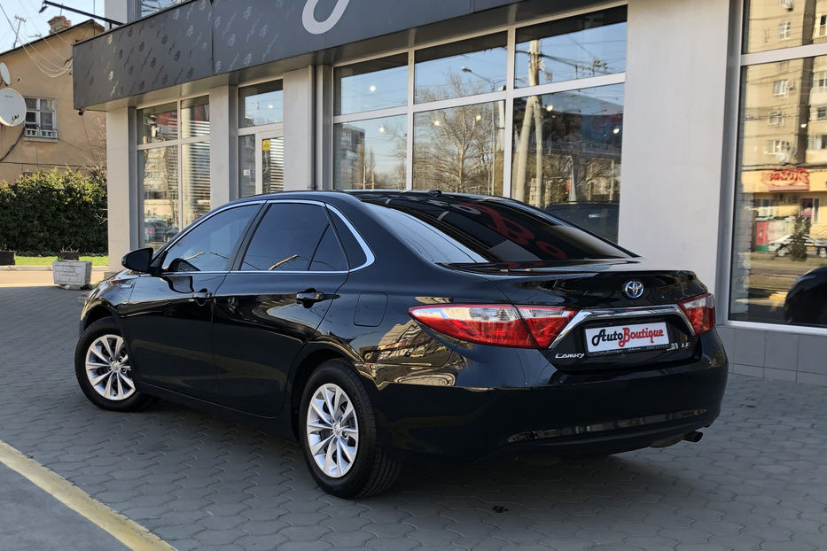 Продам Toyota Camry Hybrid  2017 года в Одессе