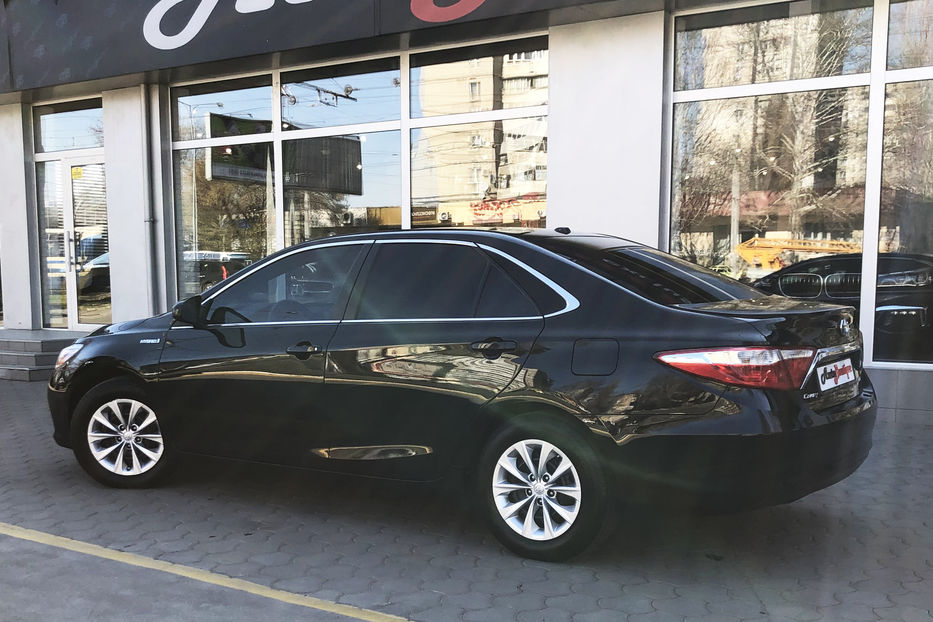 Продам Toyota Camry Hybrid  2017 года в Одессе