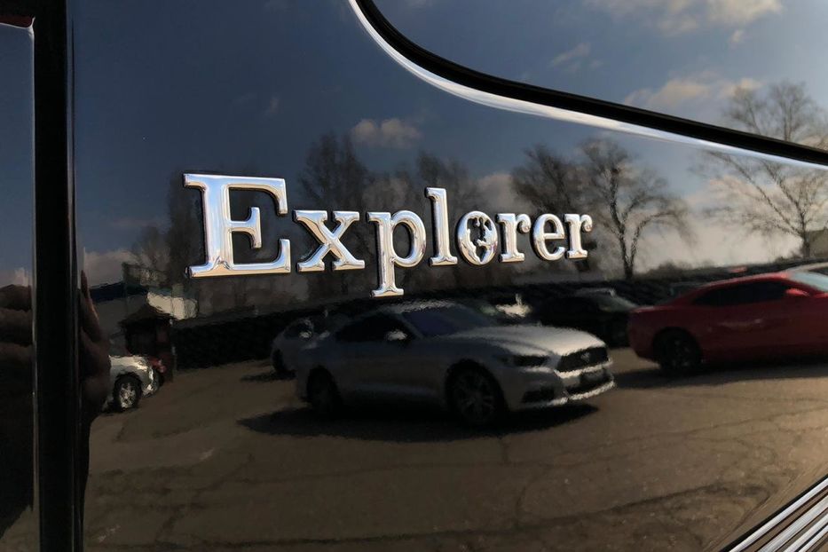 Продам Chevrolet Express пасс. EXPLORER LIMITED SE AWD 2012 года в Киеве