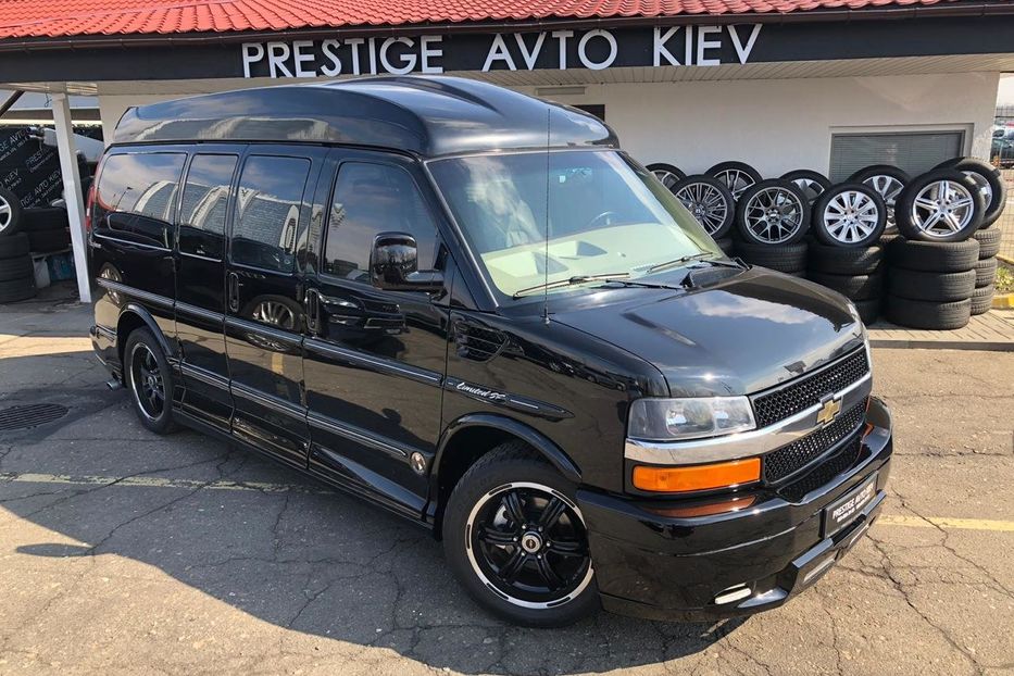 Продам Chevrolet Express пасс. EXPLORER LIMITED SE AWD 2012 года в Киеве