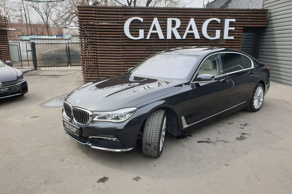 Продам BMW 750 Li X-drive  2015 года в Киеве