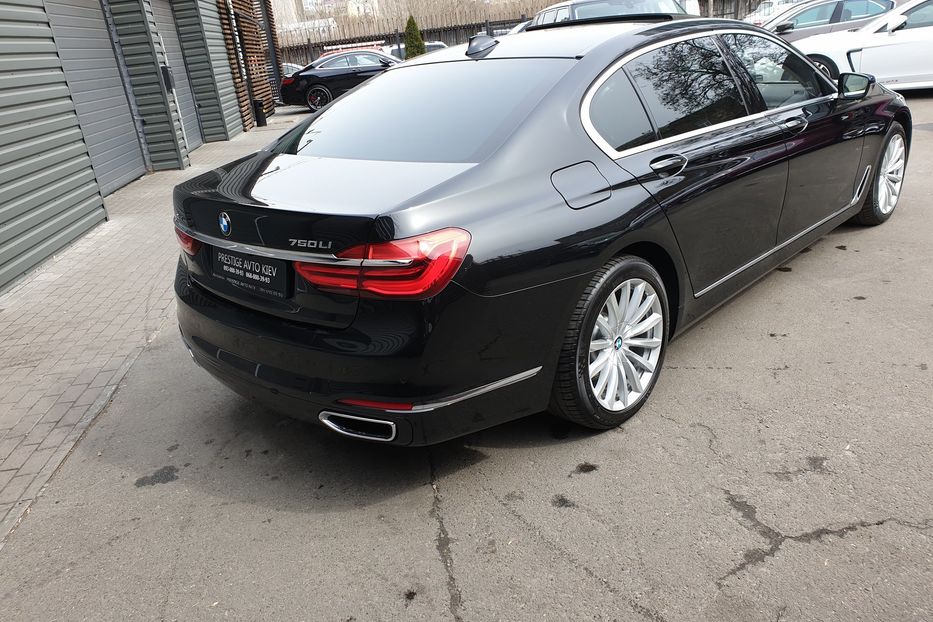 Продам BMW 750 Li X-drive  2015 года в Киеве