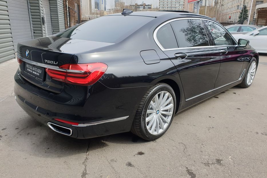 Продам BMW 750 Li X-drive  2015 года в Киеве