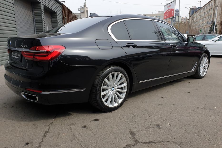 Продам BMW 750 Li X-drive  2015 года в Киеве