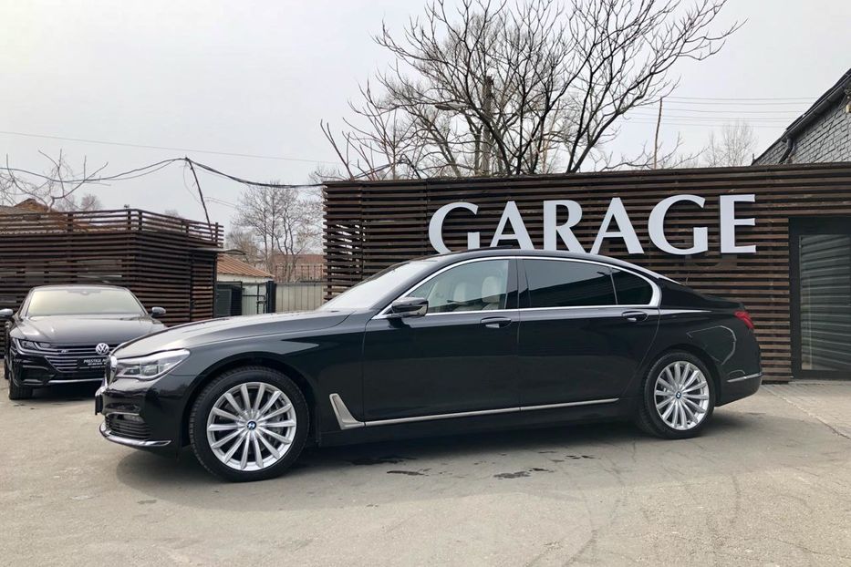 Продам BMW 750 Li X-drive  2015 года в Киеве