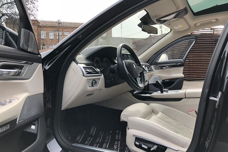 Продам BMW 750 Li X-drive  2015 года в Киеве