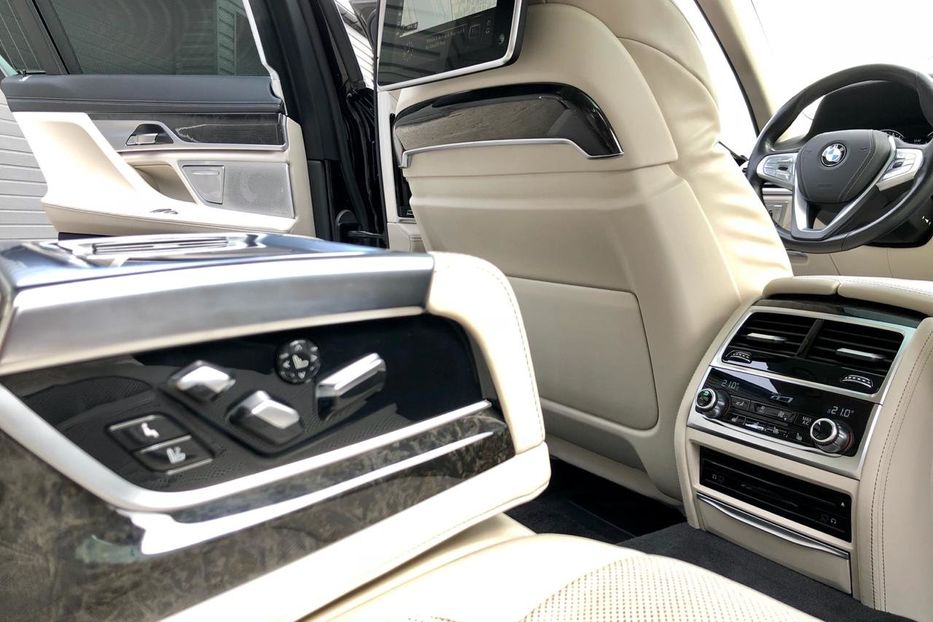 Продам BMW 750 Li X-drive  2015 года в Киеве