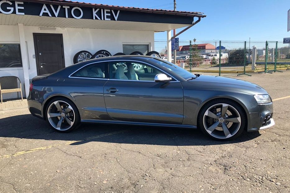 Продам Audi RS5 Quattro 2011 года в Киеве