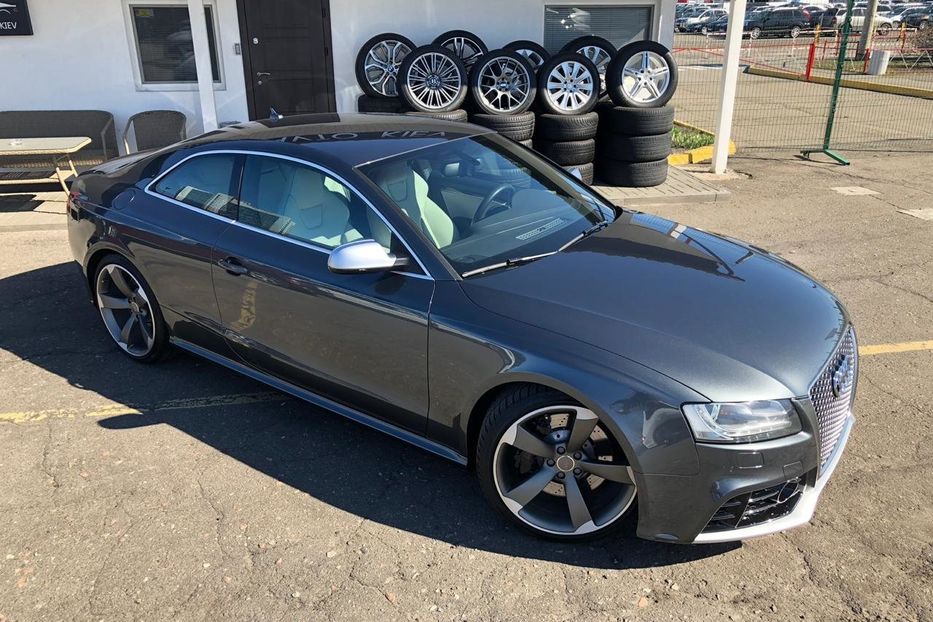 Продам Audi RS5 Quattro 2011 года в Киеве