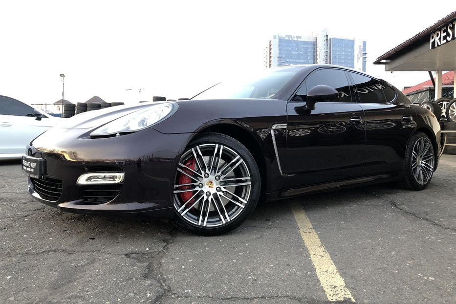 Продам Porsche Panamera TURBO 2012 года в Киеве
