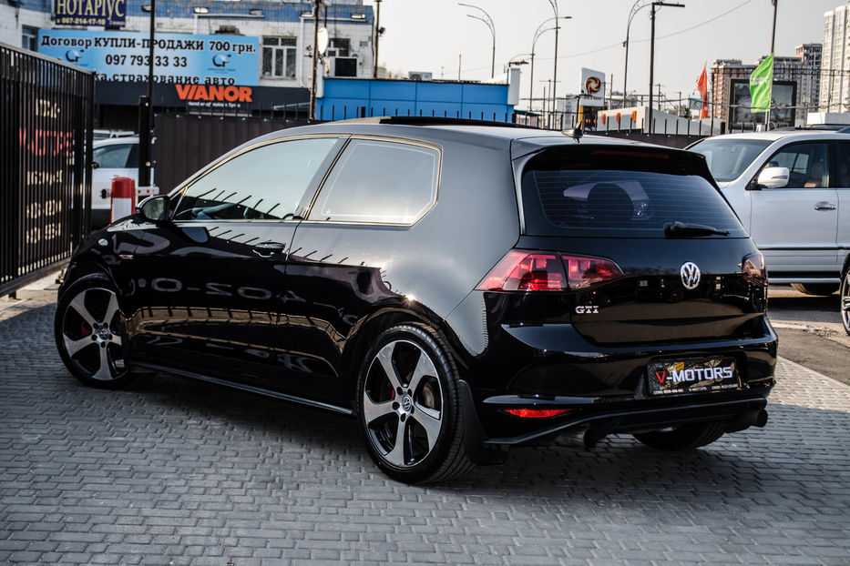 Продам Volkswagen Golf GTI 2014 года в Киеве