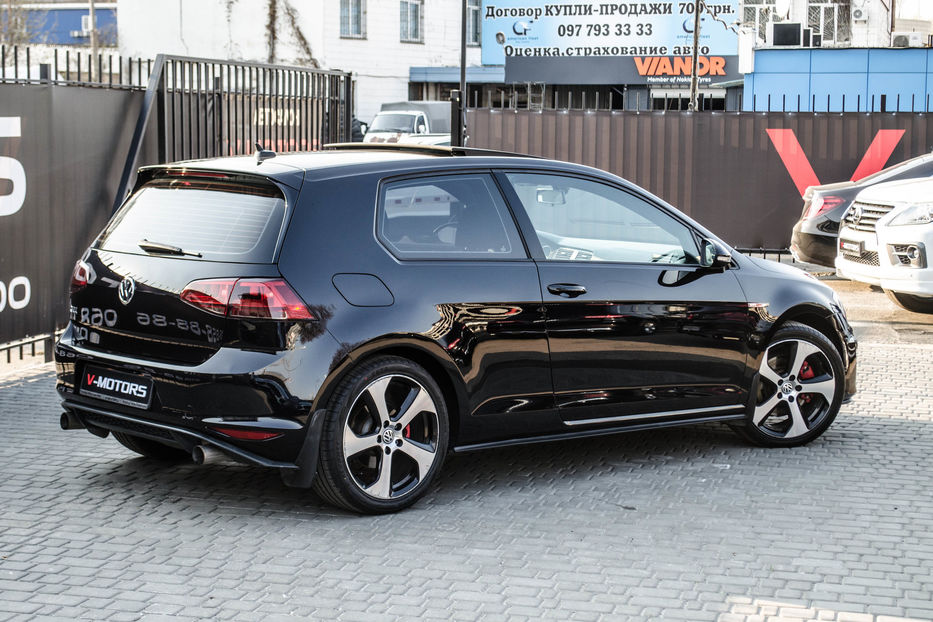 Продам Volkswagen Golf GTI 2014 года в Киеве