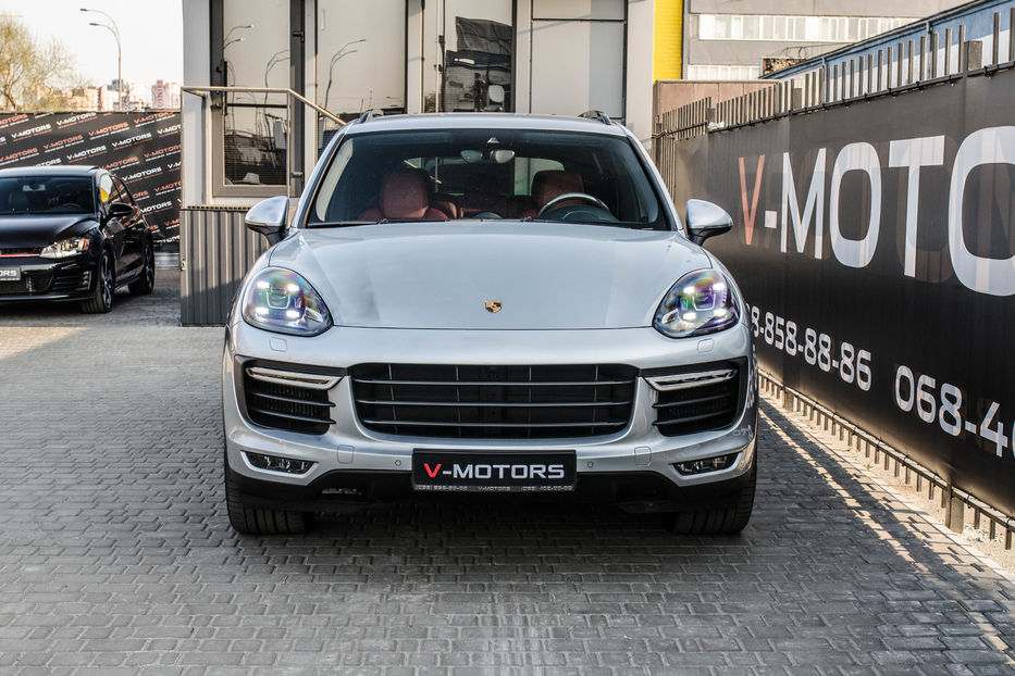 Продам Porsche Cayenne Turbo 2016 года в Киеве