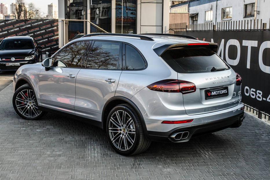 Продам Porsche Cayenne Turbo 2016 года в Киеве