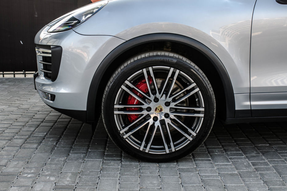 Продам Porsche Cayenne Turbo 2016 года в Киеве