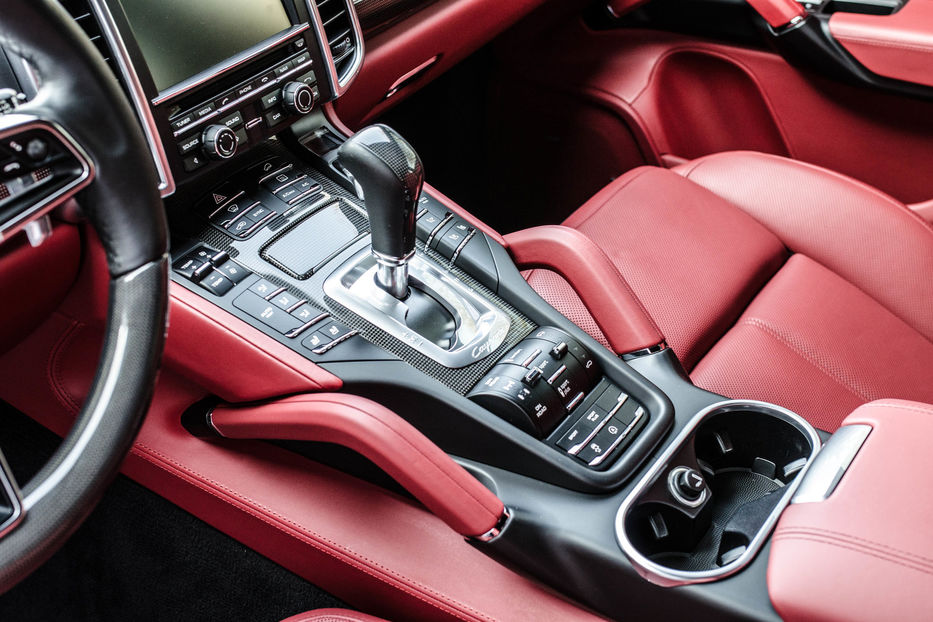 Продам Porsche Cayenne Turbo 2016 года в Киеве