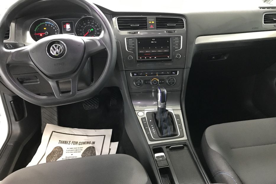 Продам Volkswagen e-Golf SE 2016 года в Киеве