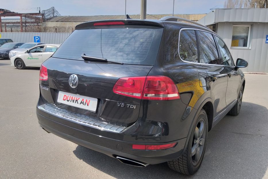 Продам Volkswagen Touareg 2011 года в Киеве