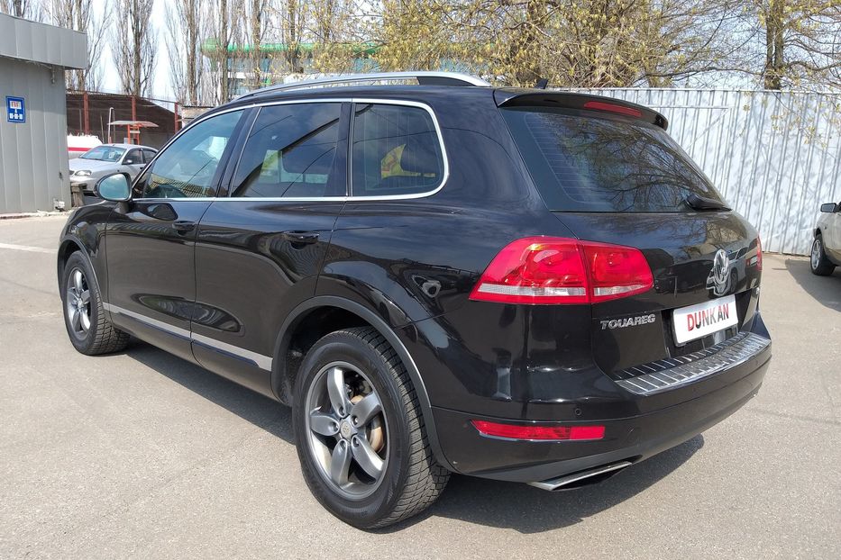 Продам Volkswagen Touareg 2011 года в Киеве