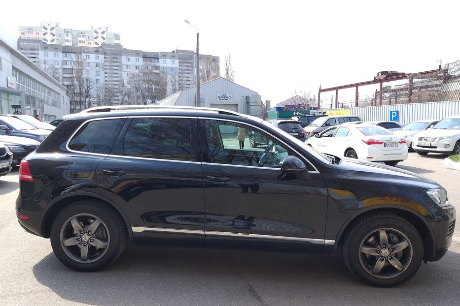 Продам Volkswagen Touareg 2011 года в Киеве