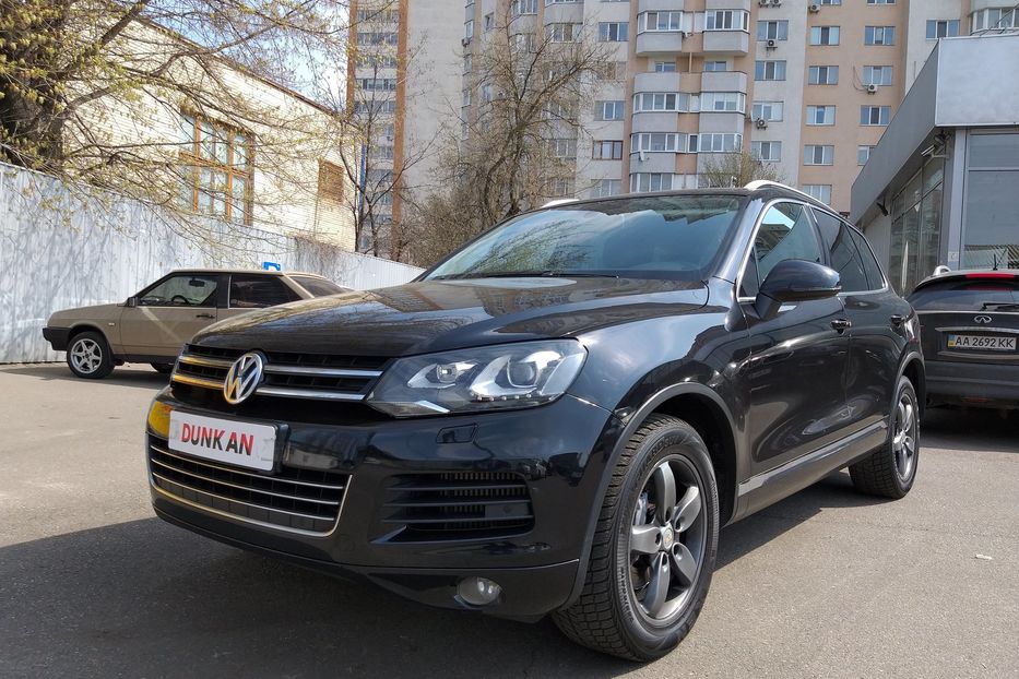 Продам Volkswagen Touareg 2011 года в Киеве