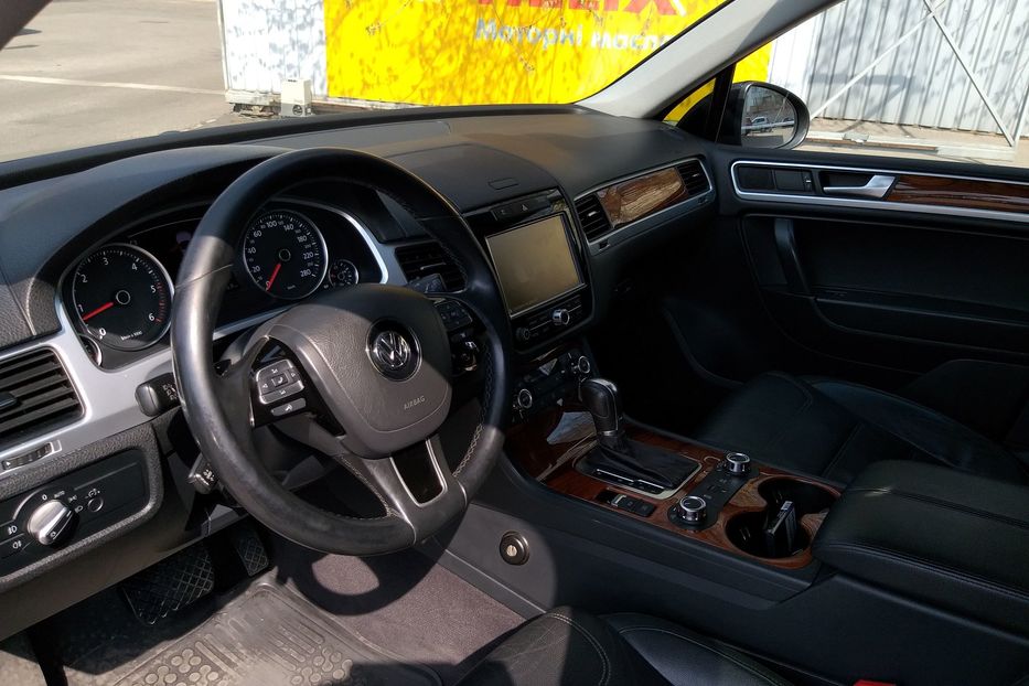 Продам Volkswagen Touareg 2011 года в Киеве