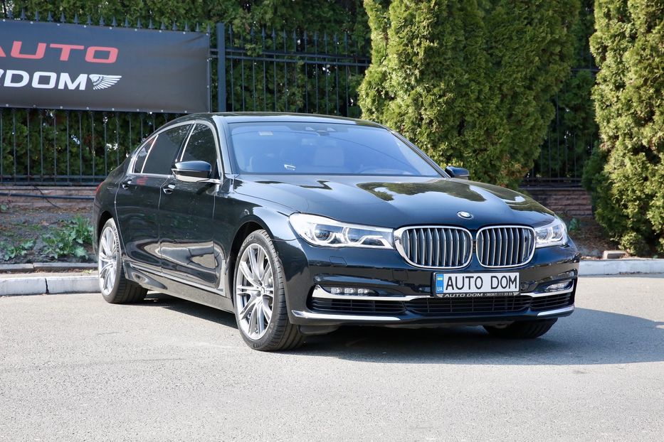 Продам BMW 760 2017 года в Киеве