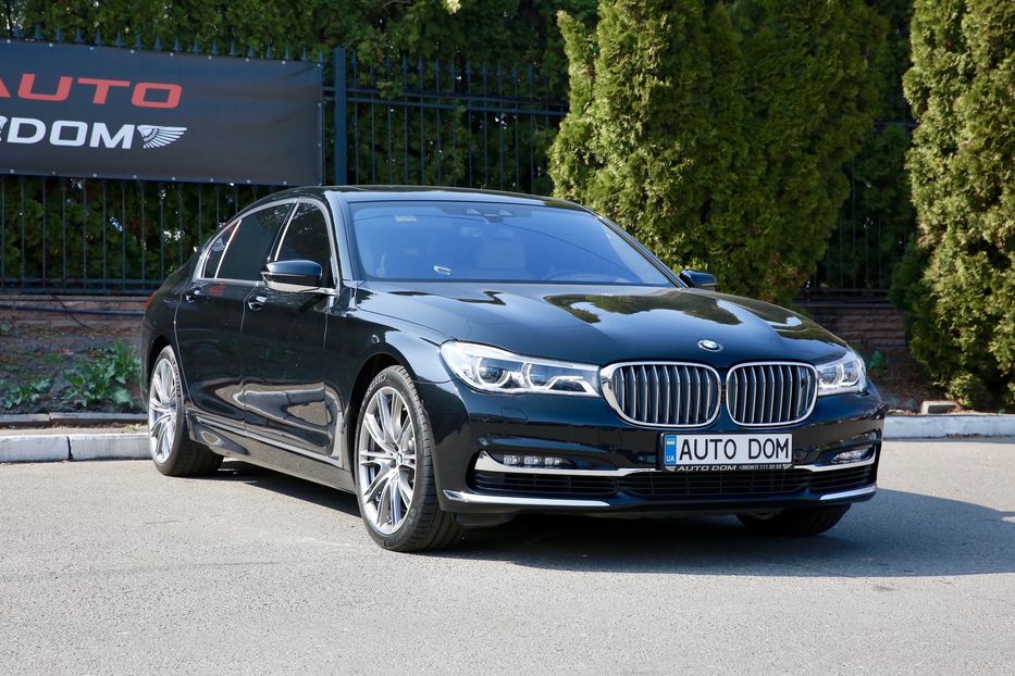 Продам BMW 760 2017 года в Киеве