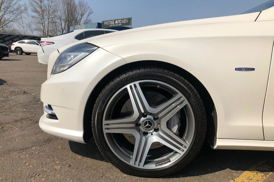 Продам Mercedes-Benz CLS-Class 500 4 Matic AMG 2013 года в Киеве