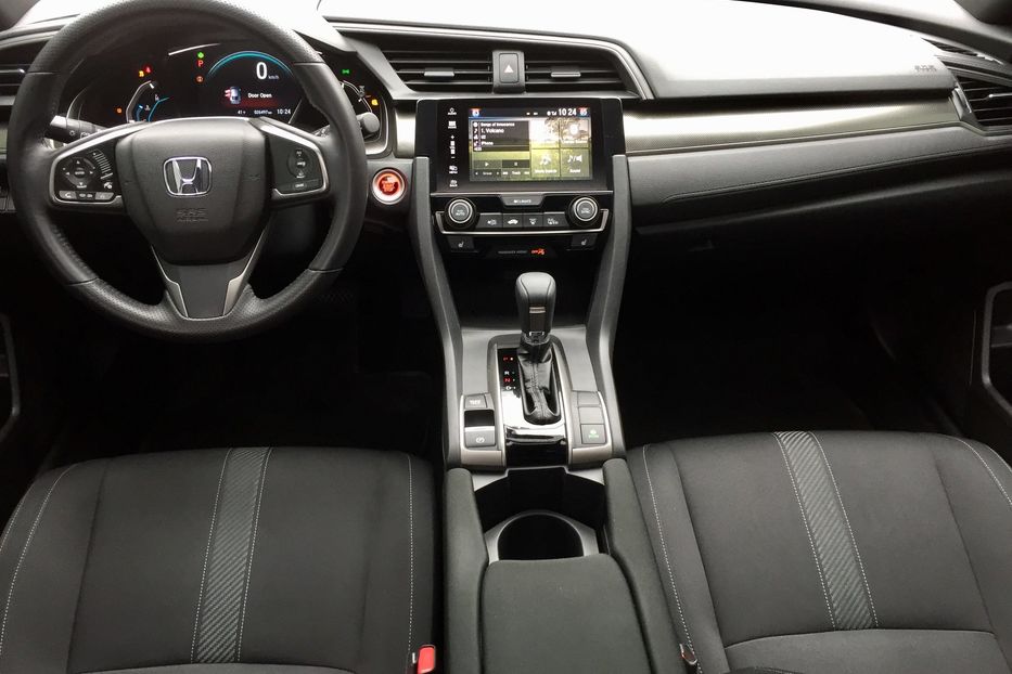 Продам Honda Civic 5D 2017 года в Киеве