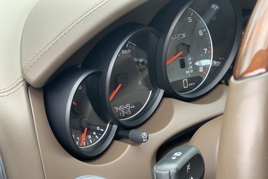 Продам Porsche Cayenne GTS 2013 года в Киеве