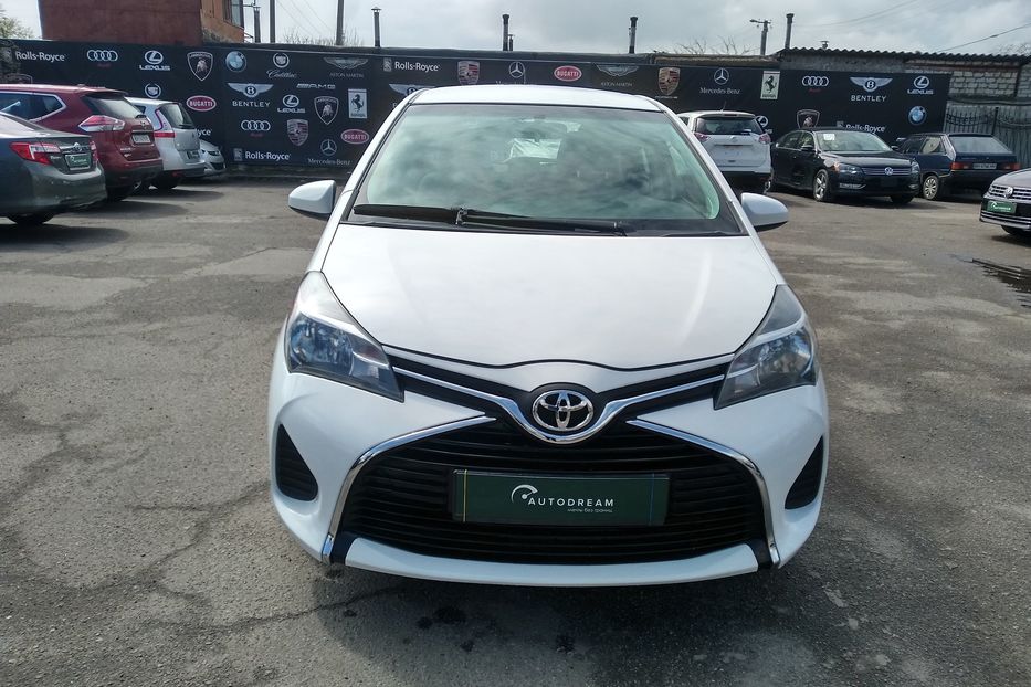 Продам Toyota Yaris 2015 года в Одессе