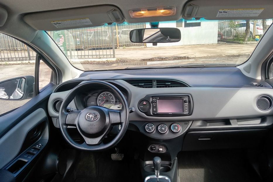 Продам Toyota Yaris 2015 года в Одессе