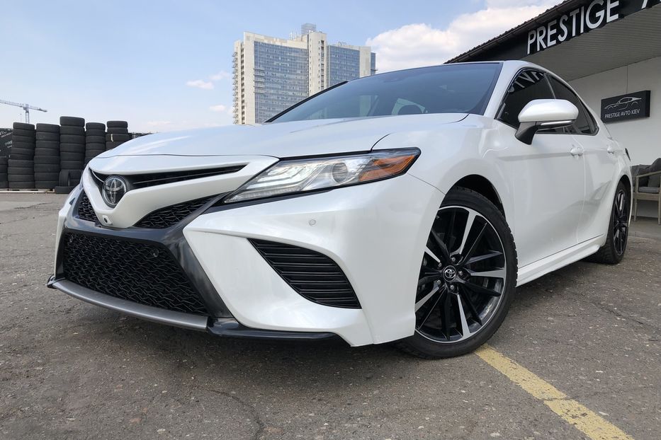 Продам Toyota Camry XLE 2.5 2017 года в Киеве