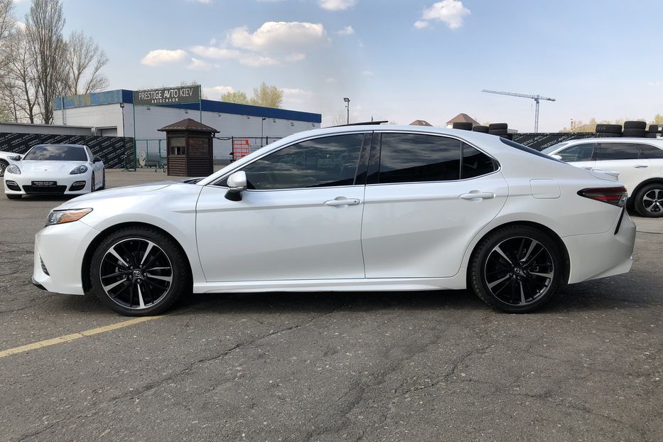 Продам Toyota Camry XLE 2.5 2017 года в Киеве