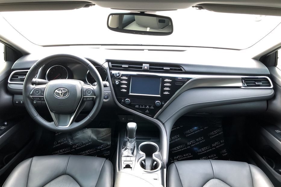 Продам Toyota Camry XLE 2.5 2017 года в Киеве